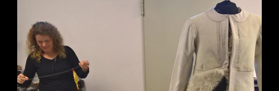 Izdelovanje pripadnostnih kostumov. Foto: A. Stržinar, 2016 