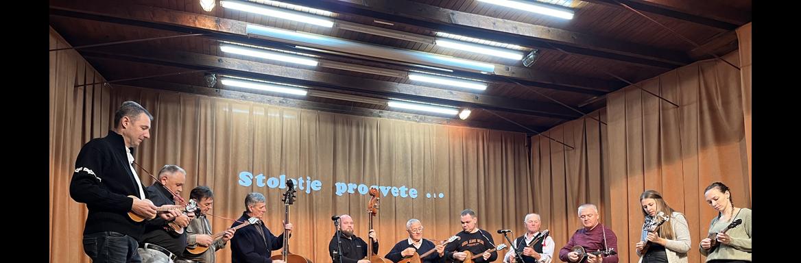 Snemanje tamburaštva v Adlešičih. Foto: A. Pukl, 2022 