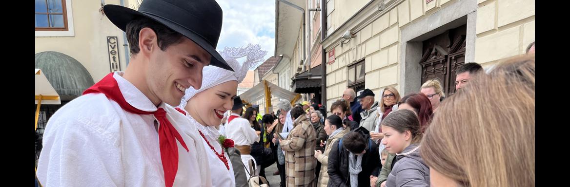 Zaviranje kola v Metliki. Foto: A. Pukl, 2023