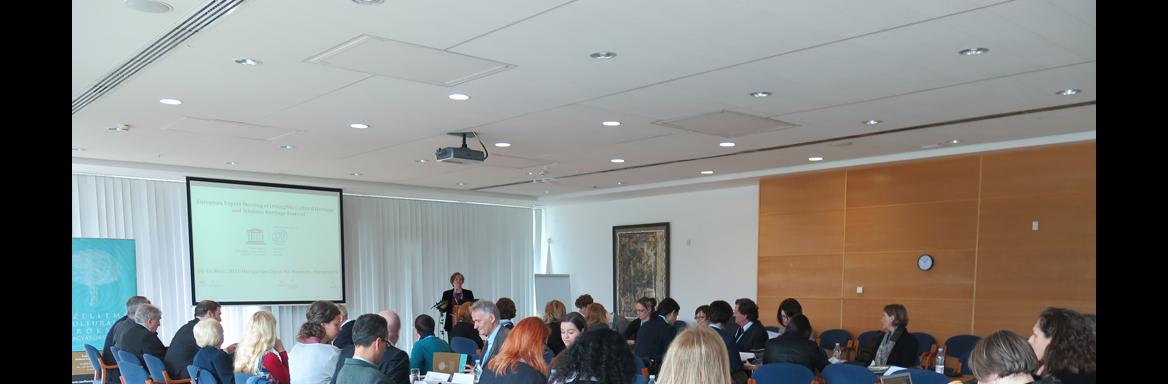 Srečanje strokovnjakov za nesnovno kulturno dediščino, ki je potekalo v Madžarskem muzeju na prostem v Szentendreju. Foto: Anja Jerin, 2016. 