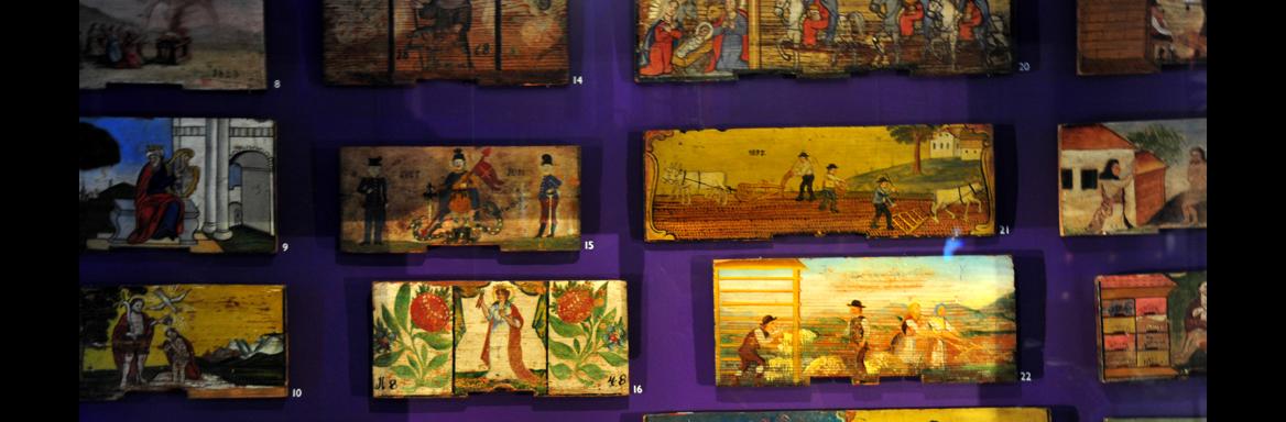 Poslikane panjske končnice. Foto: A. Jerin, 2010 