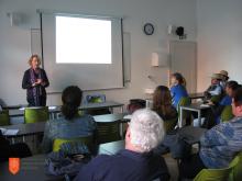 Nena Židov med predavanjem. Foto: A. Hebar Kljun, 2019