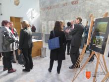 Obiskovalci pred Kristalno dvorano v Sokolskem domu. Foto: A. Jerin, 2017. 