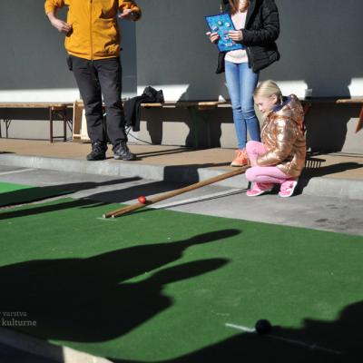 Igre s pirhi na Kokrici pri Kranju. Foto: A. Jerin, 2018