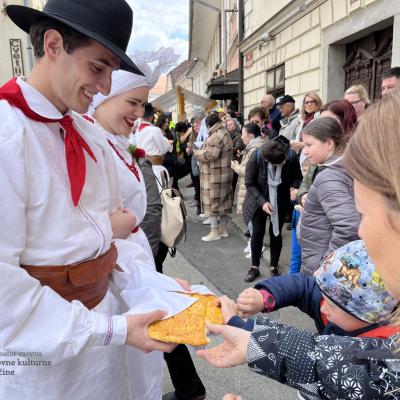 Zaviranje kola v Metliki. Foto: A. Pukl, 2023