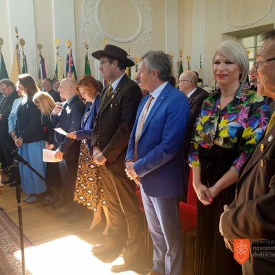 Podelitev certifikata čebelarjem. Foto: B. Rogelj Škafar, 2023